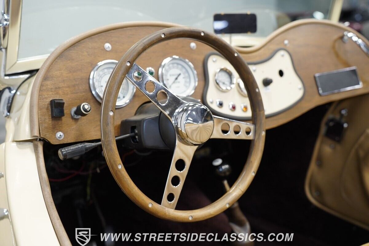 MG-T-Series-1952-Convertible-34