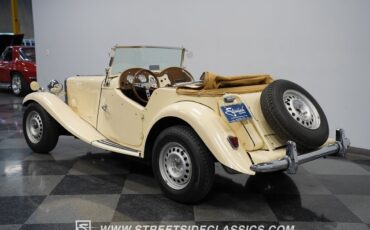 MG-T-Series-1952-Convertible-7
