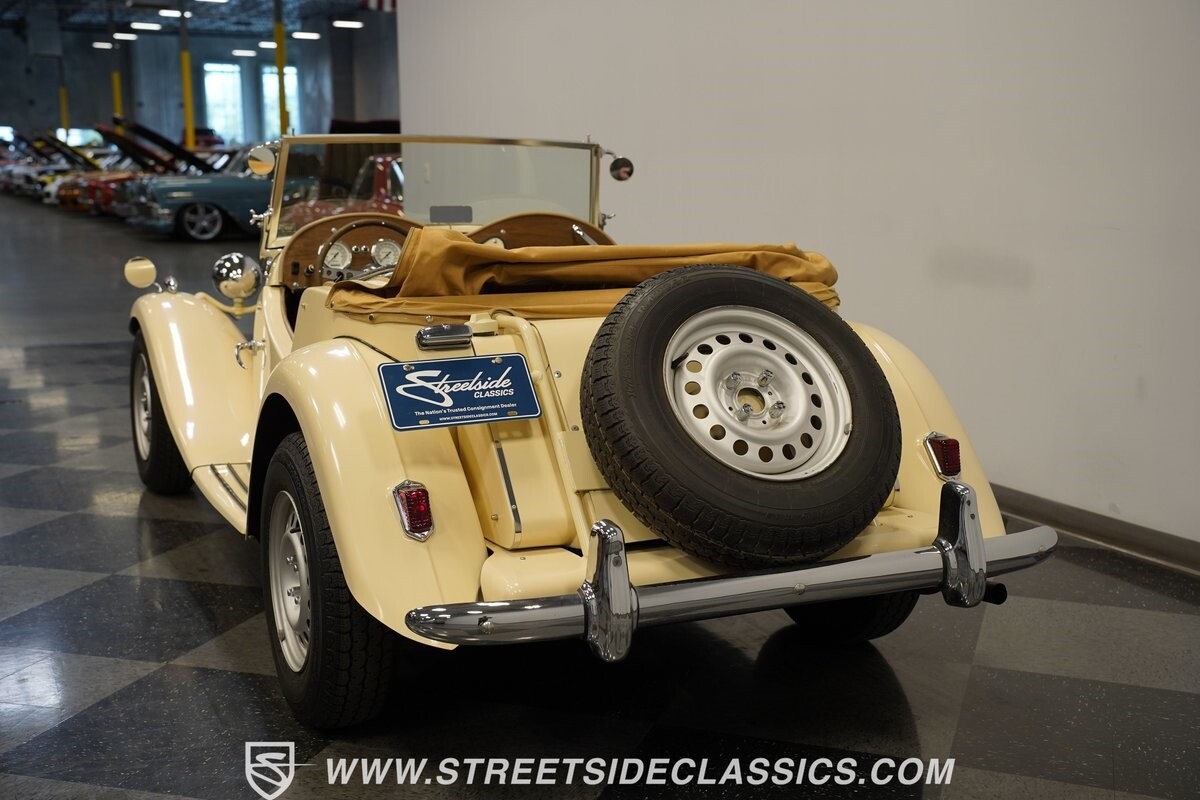 MG-T-Series-1952-Convertible-8