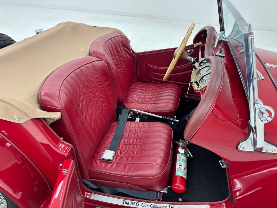 MG-T-Series-1954-Roadster-35