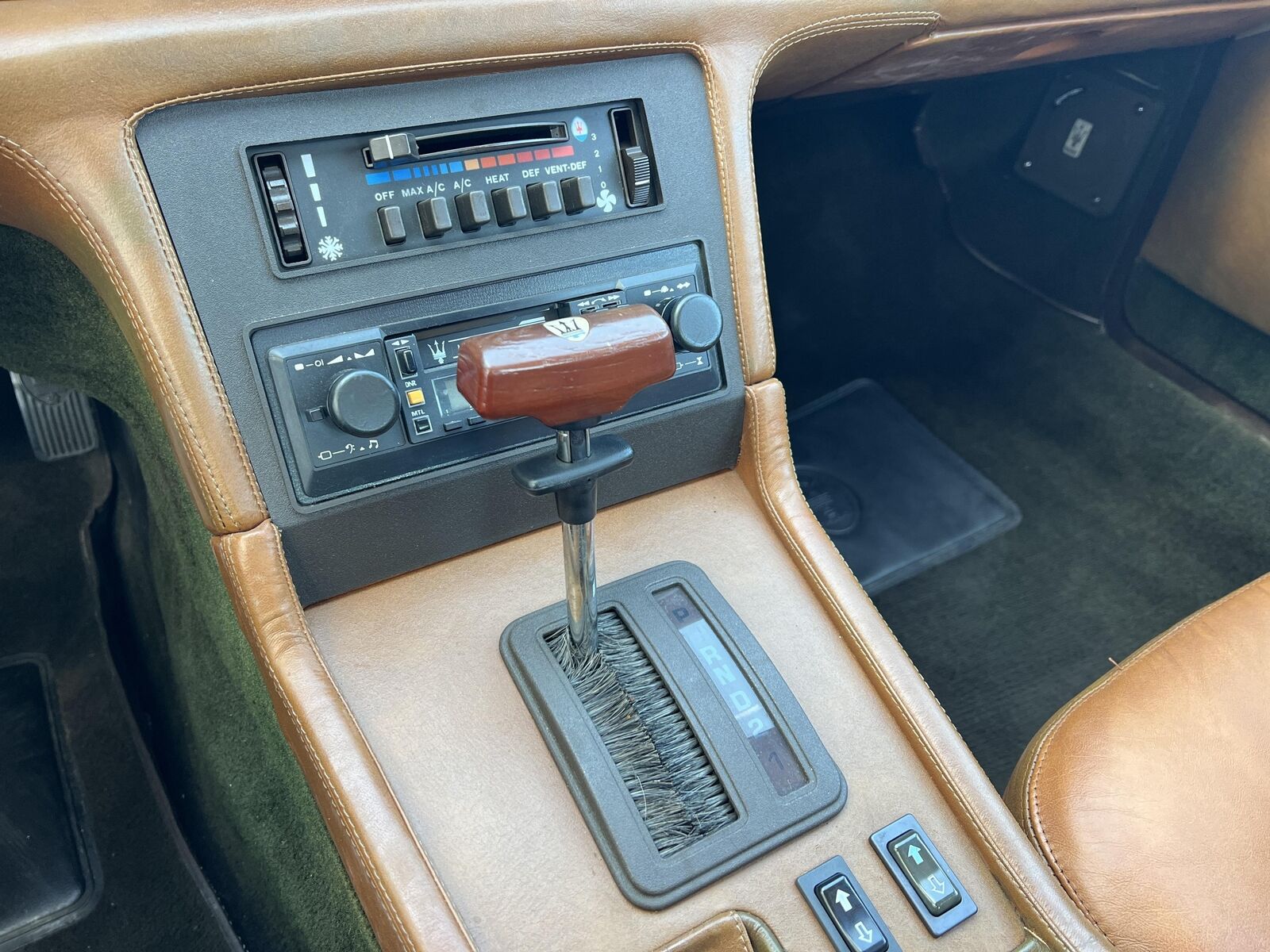 Maserati-Biturbo-1985-SEDAN-2-DR-10