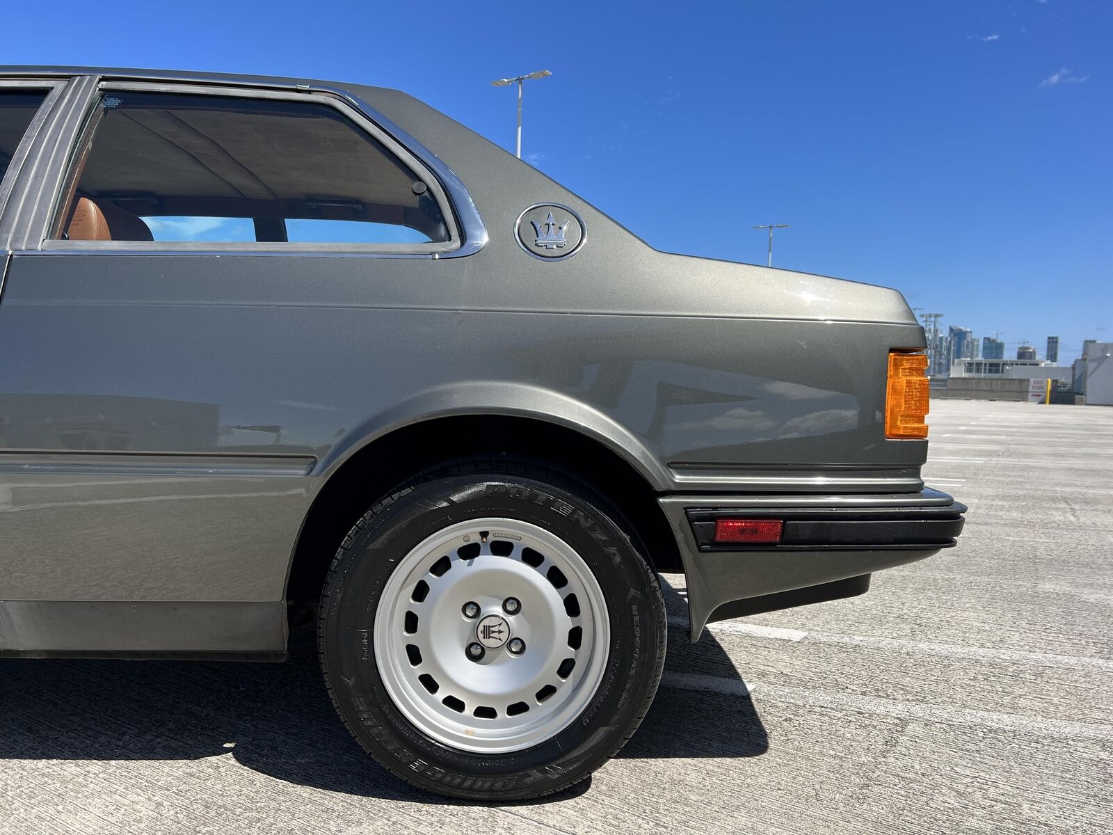 Maserati-Biturbo-1985-SEDAN-2-DR-19
