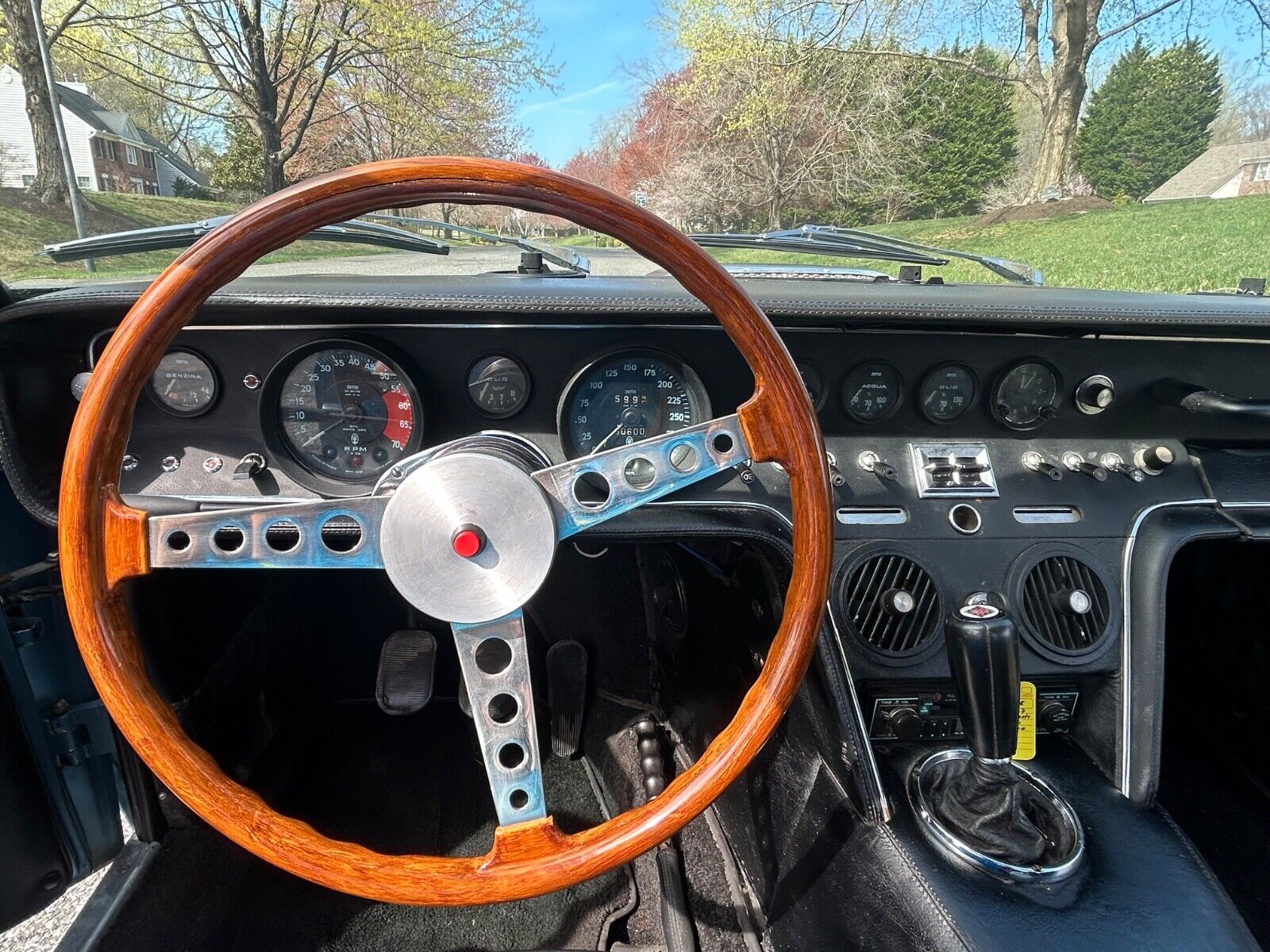 Maserati-Ghibli-1967-Coupe-23