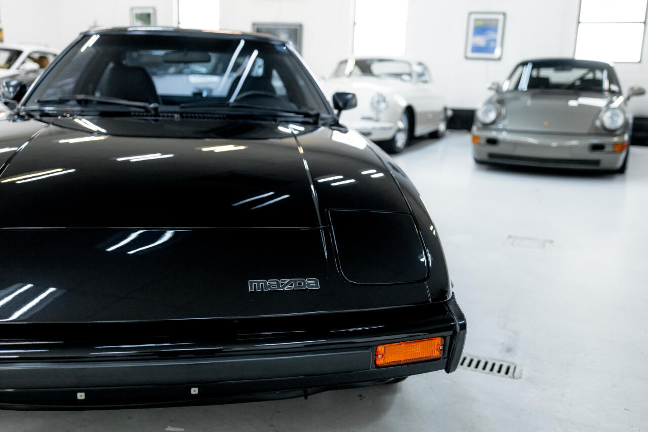 Mazda-RX-7-1980-Coupe-13