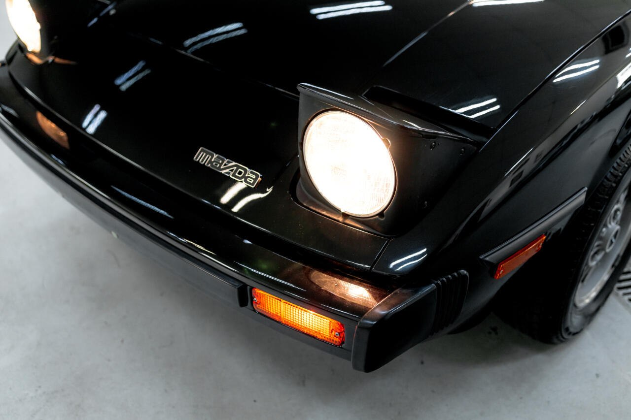 Mazda-RX-7-1980-Coupe-17