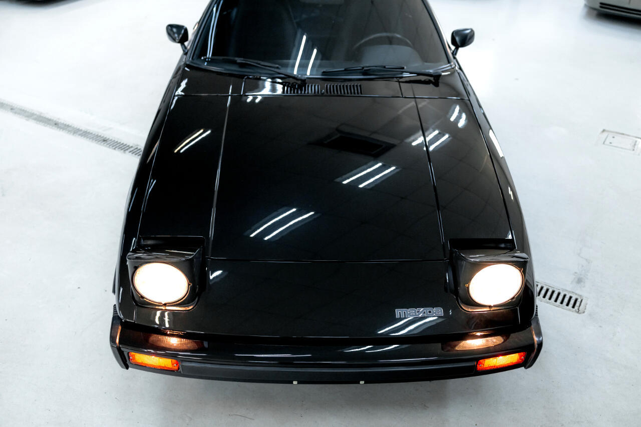 Mazda-RX-7-1980-Coupe-18