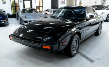 Mazda-RX-7-1980-Coupe-2