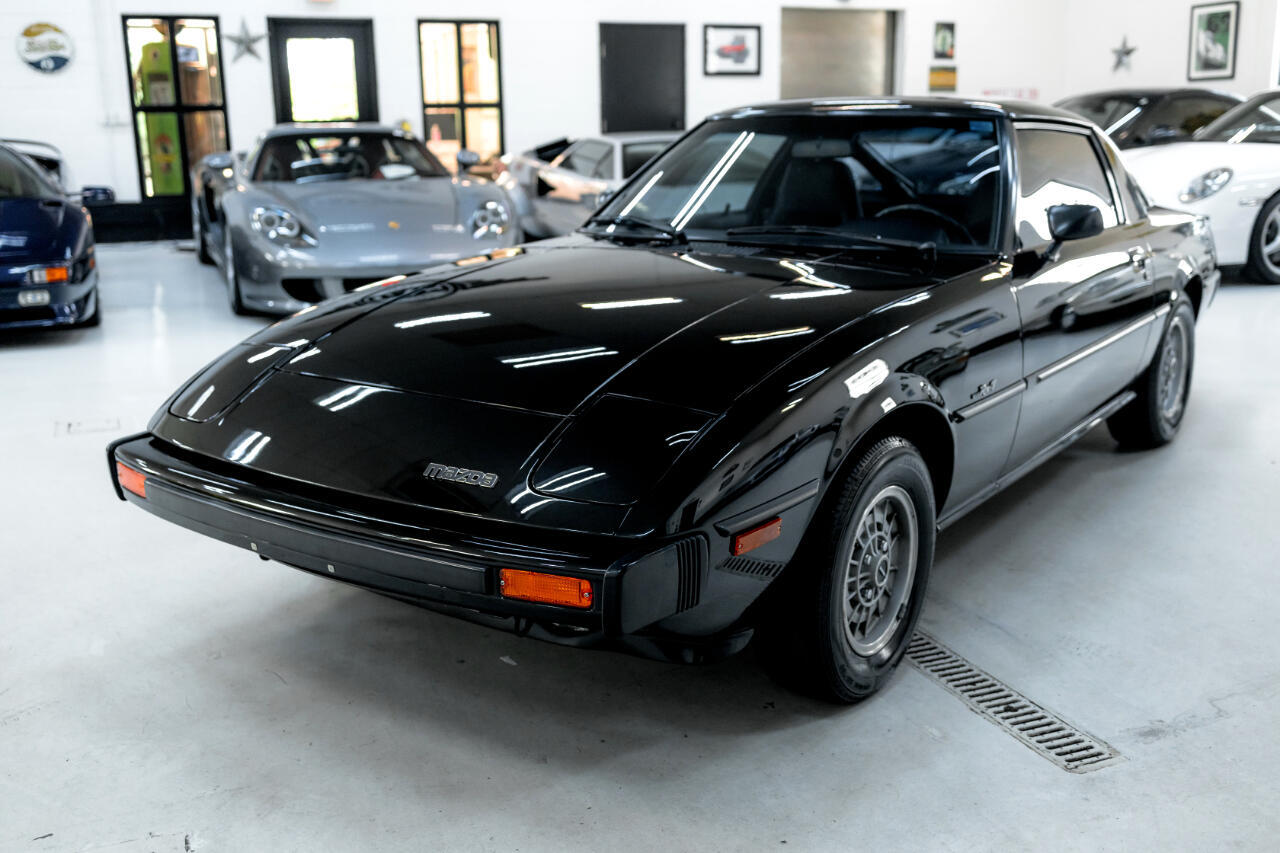 Mazda-RX-7-1980-Coupe-2