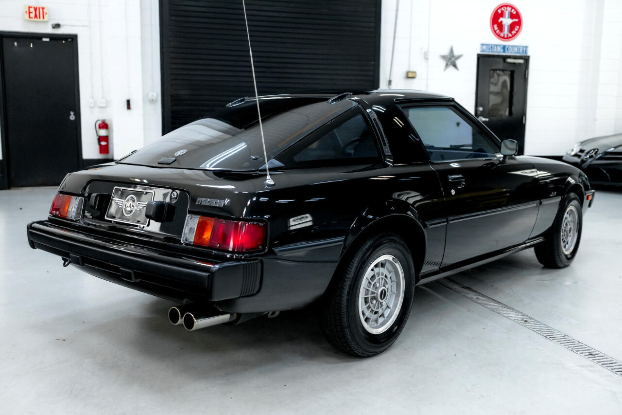 Mazda-RX-7-1980-Coupe-7