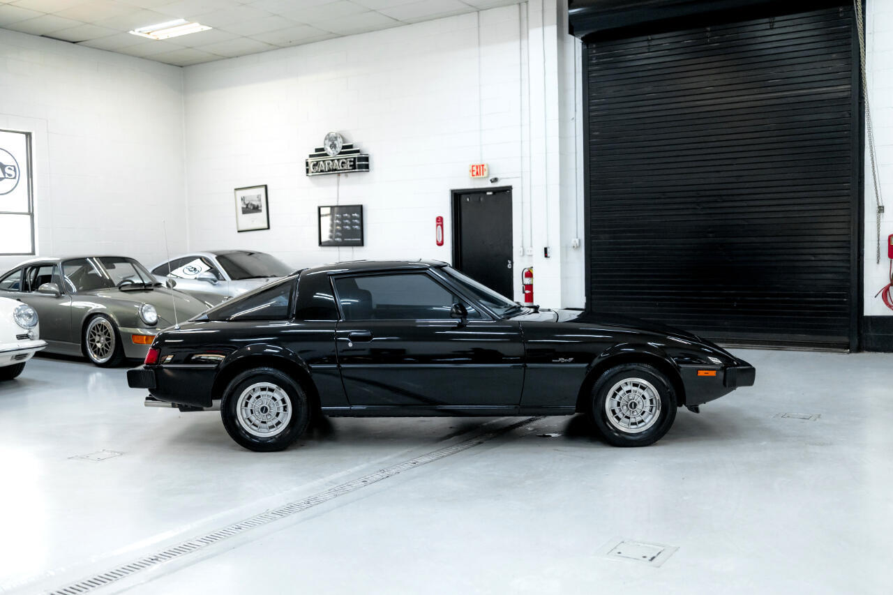 Mazda-RX-7-1980-Coupe-8