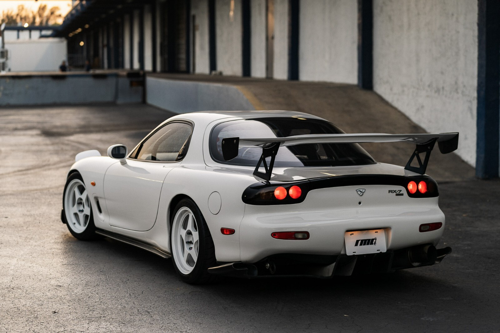 Mazda-RX-7-1993-Coupe-2
