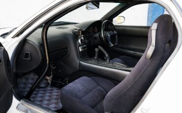 Mazda-RX-7-1993-Coupe-28