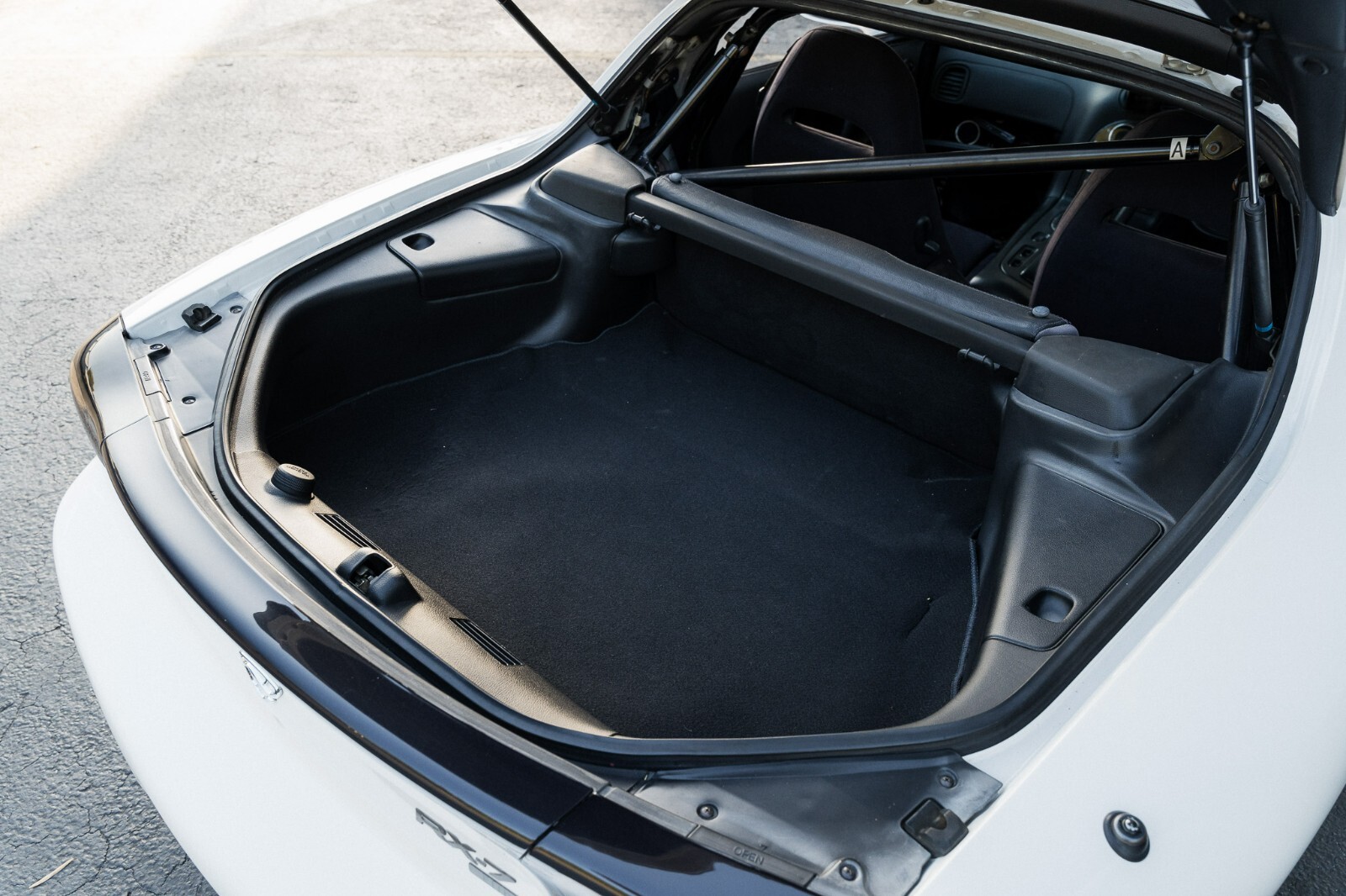 Mazda-RX-7-1993-Coupe-38