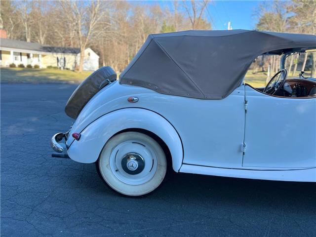 Mercedes-Benz-170-1939-Convertible-11