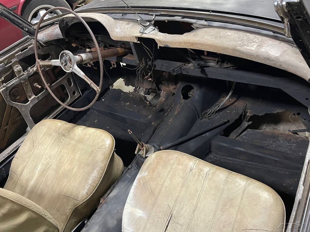 Mercedes-Benz-190-Series-1957-Convertible-12