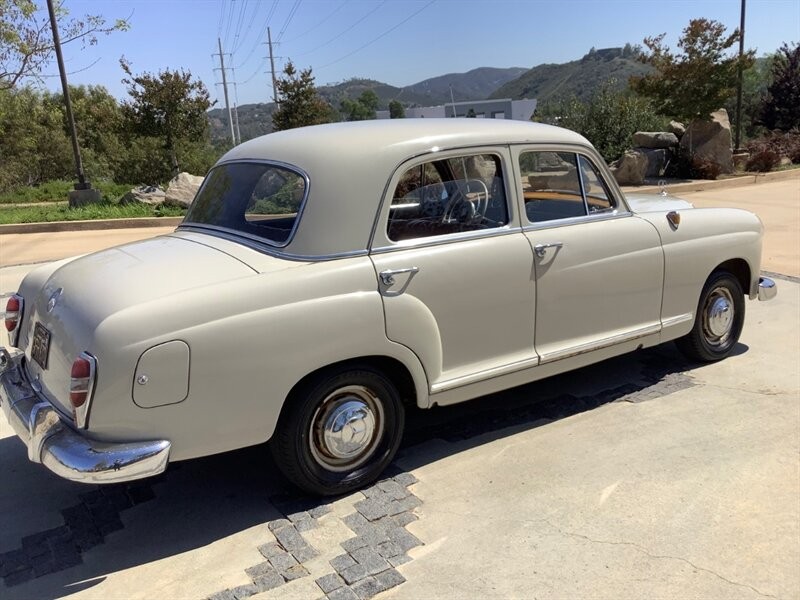 Mercedes-Benz-190-Series-1960-Sedan-11