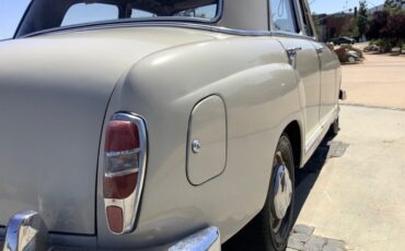 Mercedes-Benz-190-Series-1960-Sedan-12