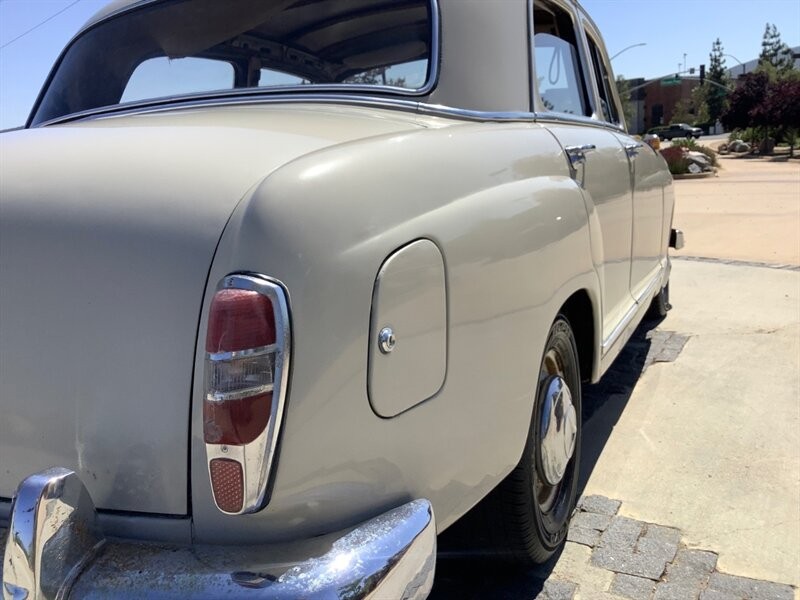 Mercedes-Benz-190-Series-1960-Sedan-12