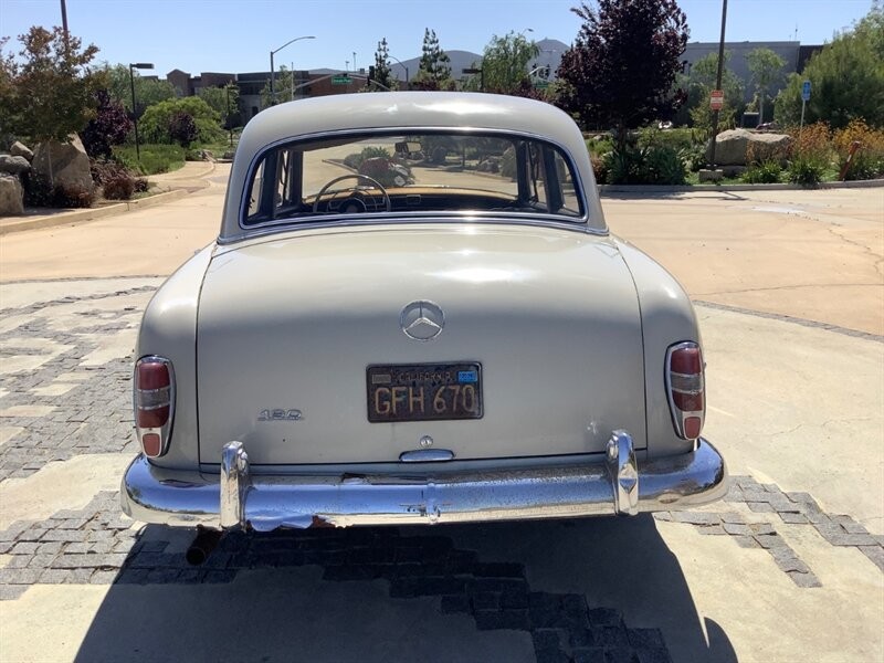 Mercedes-Benz-190-Series-1960-Sedan-15