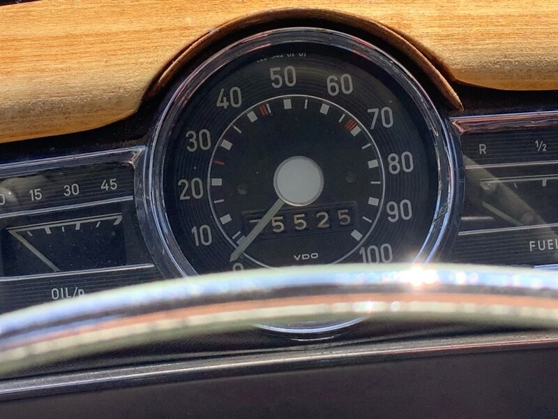 Mercedes-Benz-190-Series-1960-Sedan-19