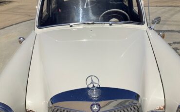 Mercedes-Benz-190-Series-1960-Sedan-3