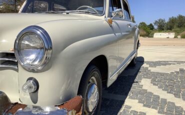 Mercedes-Benz-190-Series-1960-Sedan-7