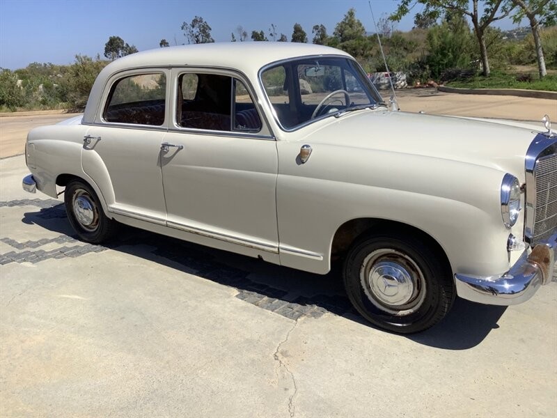Mercedes-Benz-190-Series-1960-Sedan-9