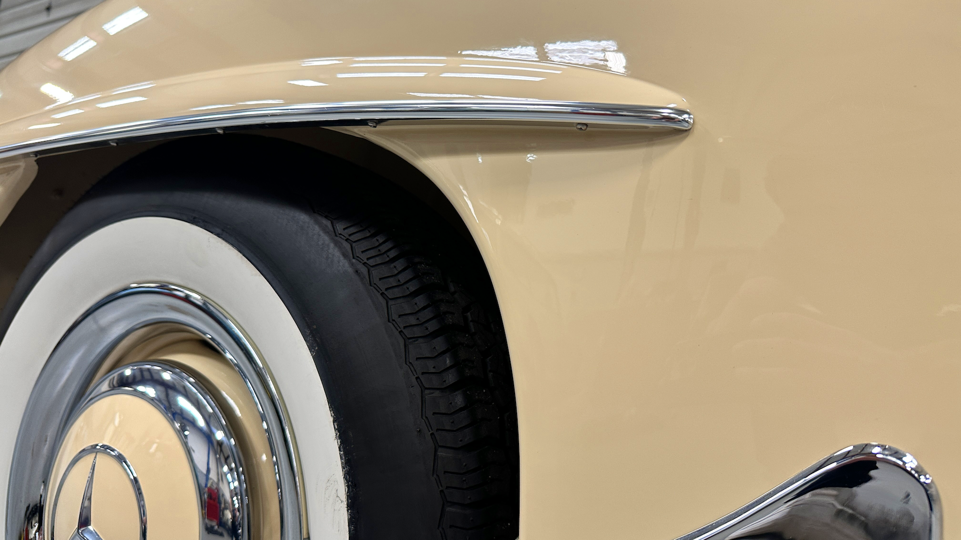 Mercedes-Benz-190-Series-1962-Convertible-25