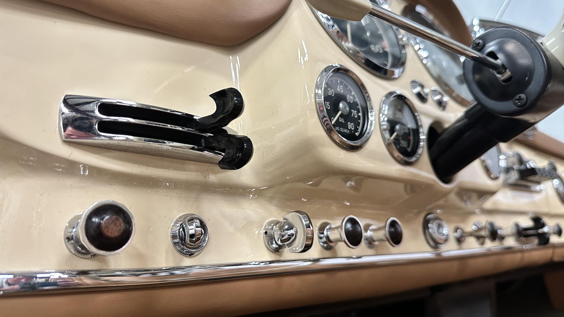 Mercedes-Benz-190-Series-1962-Convertible-37