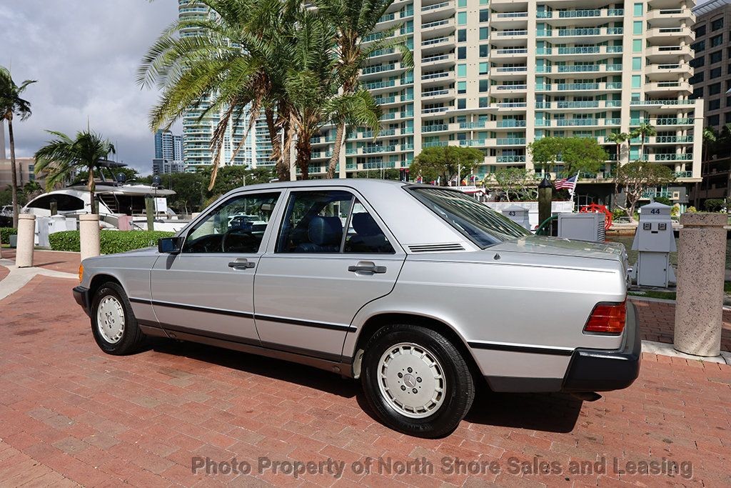 Mercedes-Benz-190-Series-1984-Sedan-3