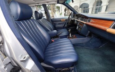 Mercedes-Benz-190-Series-1984-Sedan-5