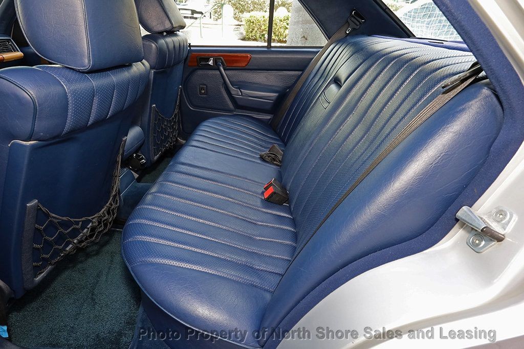 Mercedes-Benz-190-Series-1984-Sedan-6