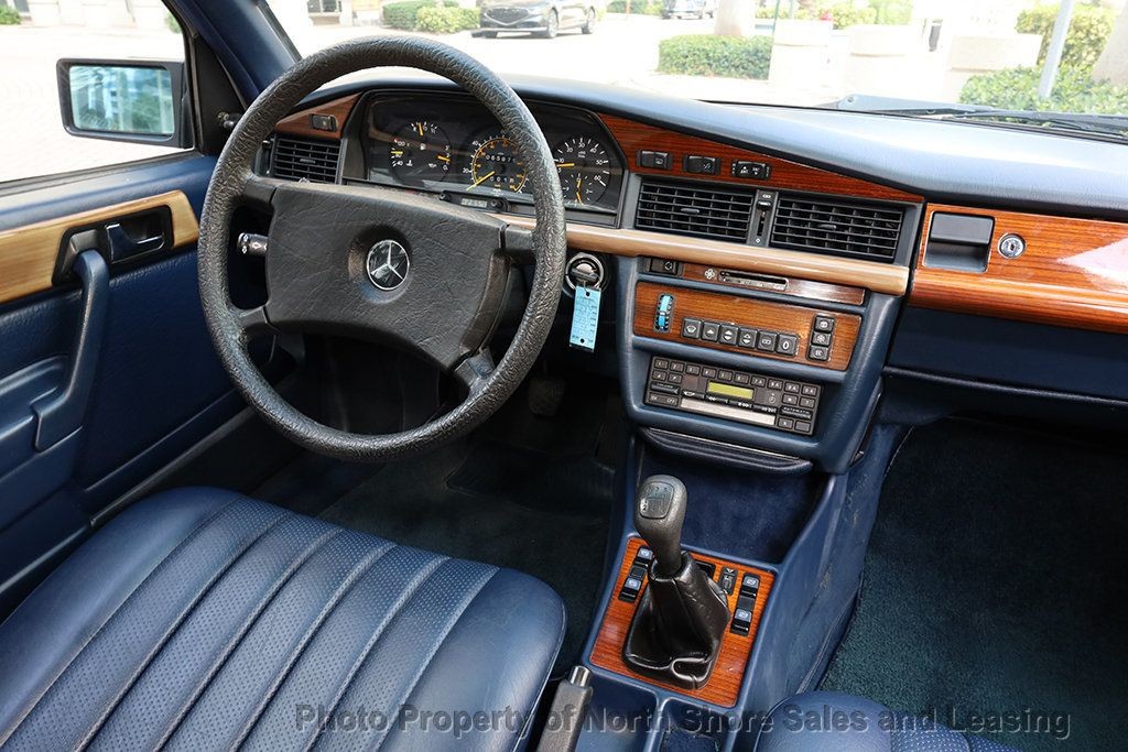 Mercedes-Benz-190-Series-1984-Sedan-7