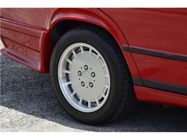 Mercedes-Benz-190-Series-1988-4dr-Car-24