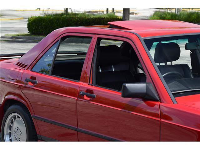 Mercedes-Benz-190-Series-1988-4dr-Car-26