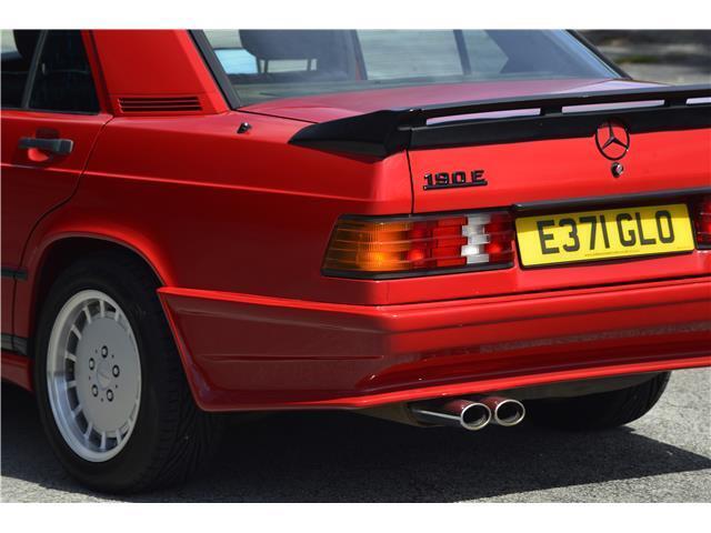 Mercedes-Benz-190-Series-1988-4dr-Car-32