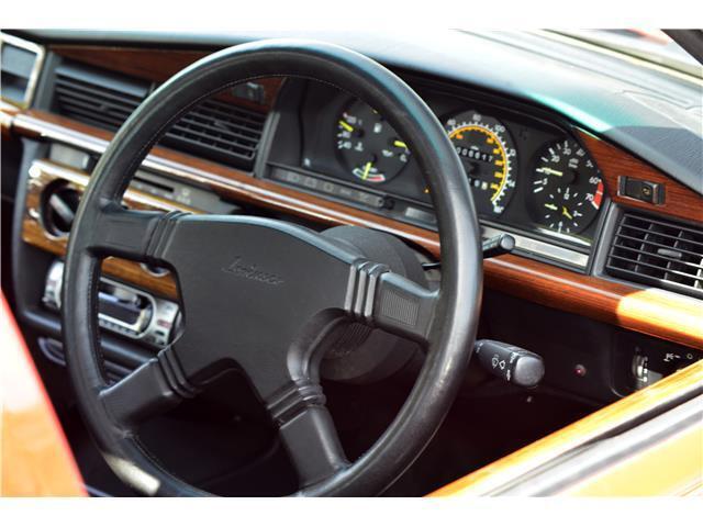 Mercedes-Benz-190-Series-1988-4dr-Car-36