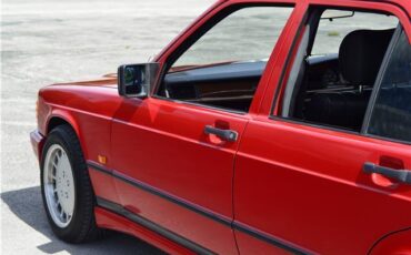 Mercedes-Benz-190-Series-1988-4dr-Car-38