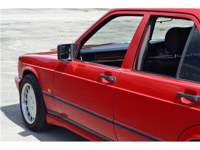 Mercedes-Benz-190-Series-1988-4dr-Car-38