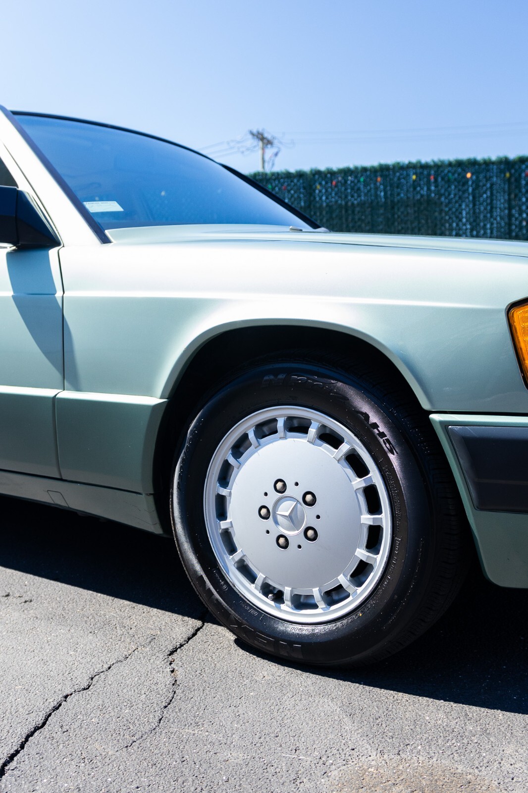 Mercedes-Benz-190-Series-1989-Sedan-12