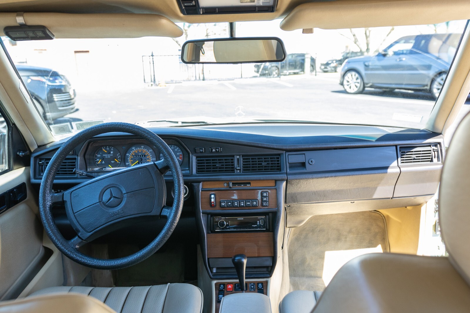 Mercedes-Benz-190-Series-1989-Sedan-7