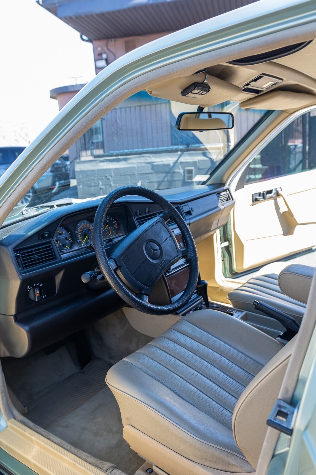 Mercedes-Benz-190-Series-1989-Sedan-8