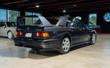 Mercedes-Benz-190E-Evolution-II-1991-Sedan-10