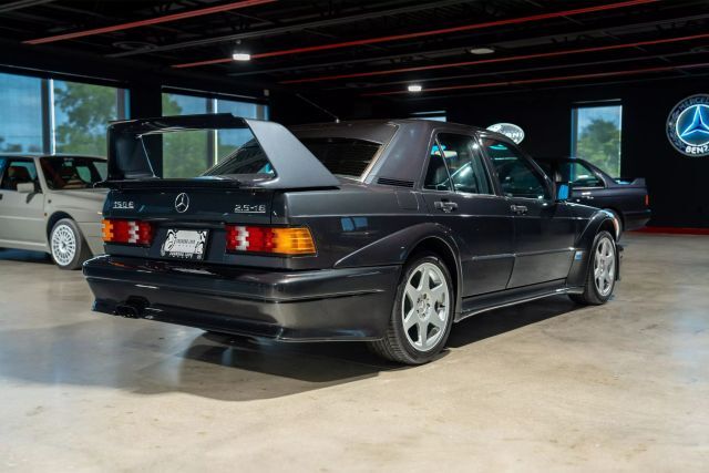Mercedes-Benz-190E-Evolution-II-1991-Sedan-10
