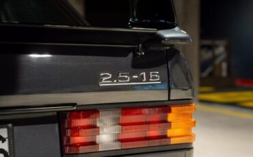 Mercedes-Benz-190E-Evolution-II-1991-Sedan-13