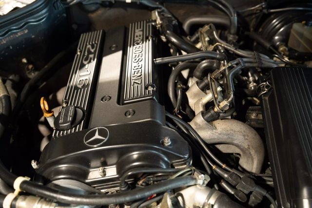 Mercedes-Benz-190E-Evolution-II-1991-Sedan-31