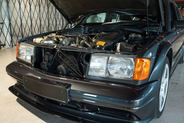 Mercedes-Benz-190E-Evolution-II-1991-Sedan-36