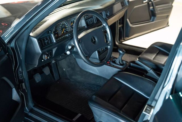Mercedes-Benz-190E-Evolution-II-1991-Sedan-37