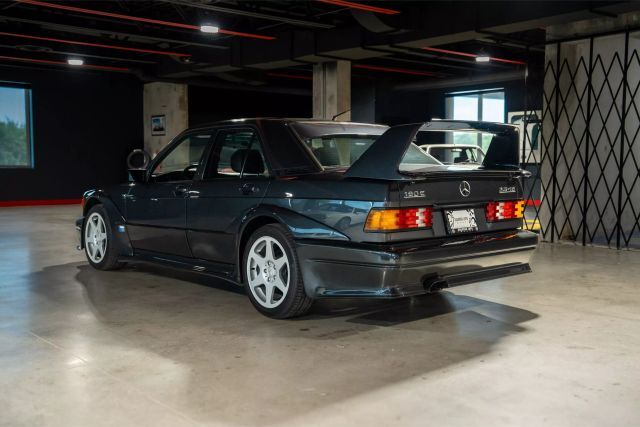 Mercedes-Benz-190E-Evolution-II-1991-Sedan-6