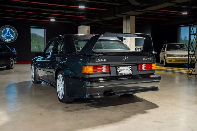 Mercedes-Benz-190E-Evolution-II-1991-Sedan-7
